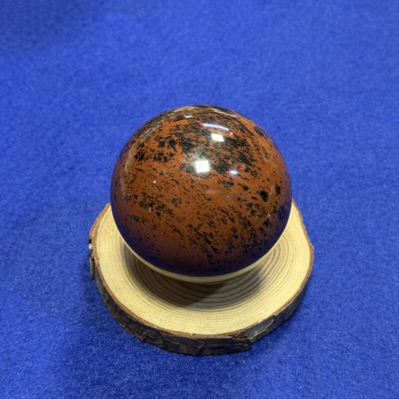 kristalai-dekoratyviniai-kristalai-raudonmedzio-obsidiano-sfera